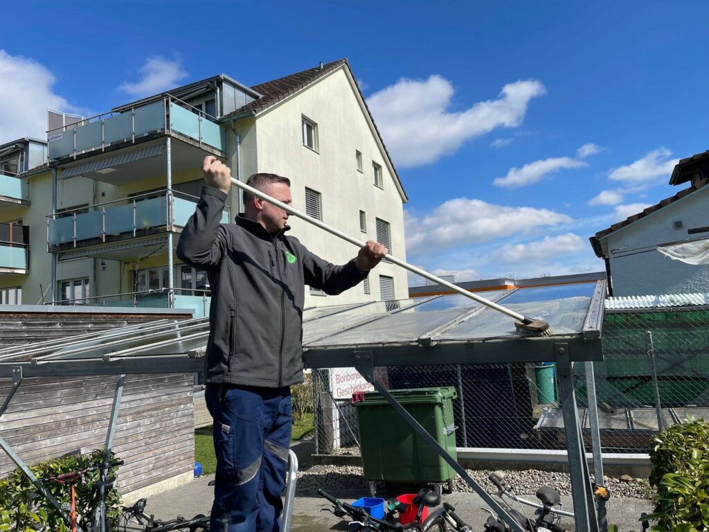 hauswartung velounterstand reinigen